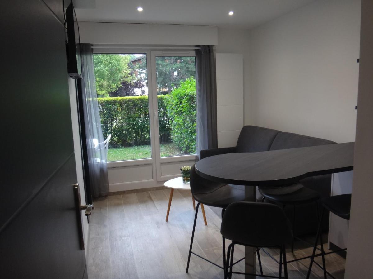 Mont Blanc Holidays Dans Residence Avec Gardien 살랑쉬 외부 사진