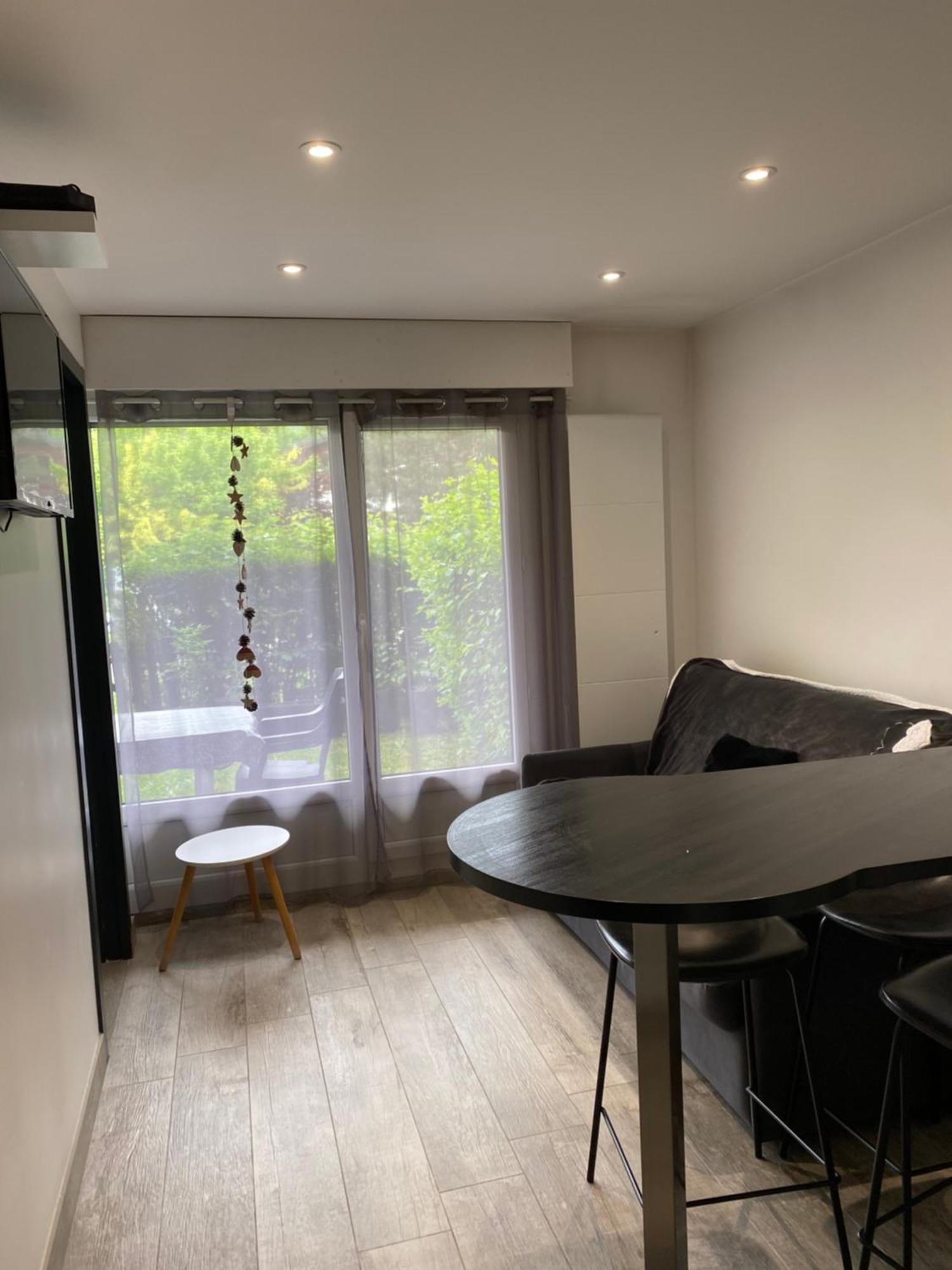 Mont Blanc Holidays Dans Residence Avec Gardien 살랑쉬 외부 사진
